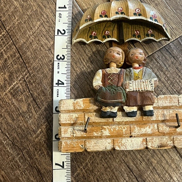 Vintage Anri Carved Wood Key Holder Singing Children Moveable Head Umbrella - Picture 7 of 8